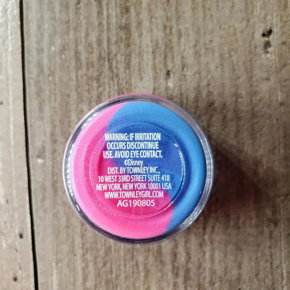 NWT Frozen 2 Cosmetic Case with Lip Gloss Bundle - Picture 11 of 14